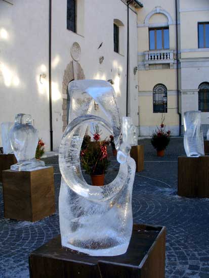 Scultura su ghiaccio