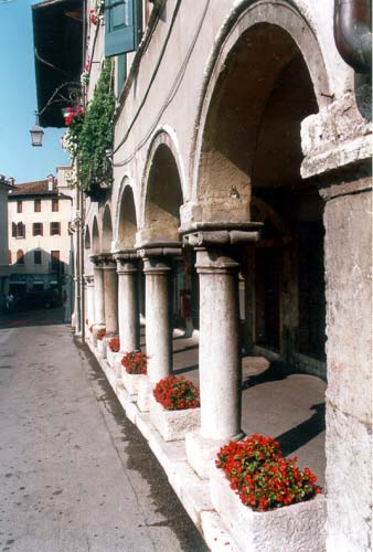 Portici in Piazza Trento e Trieste