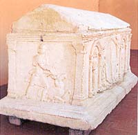 Sarcofago di Gaio Flavio Ostilio (III sec.d.C.) oggi in Crepadona
